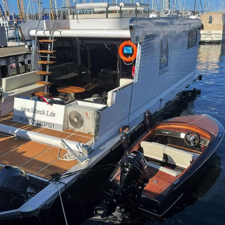 Hotel Hausboot Mit Traumlage In Luebeck-Travemuende Esterno foto