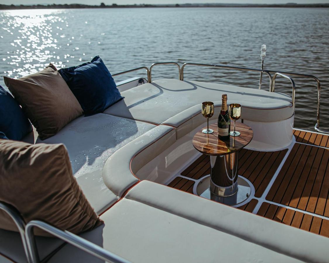 Hotel Hausboot Mit Traumlage In Luebeck-Travemuende Esterno foto