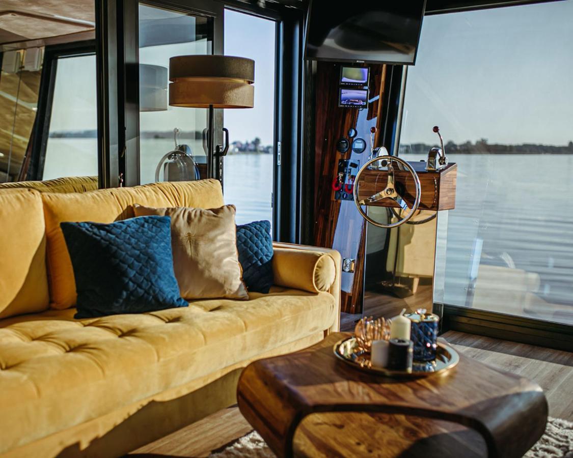Hotel Hausboot Mit Traumlage In Luebeck-Travemuende Esterno foto