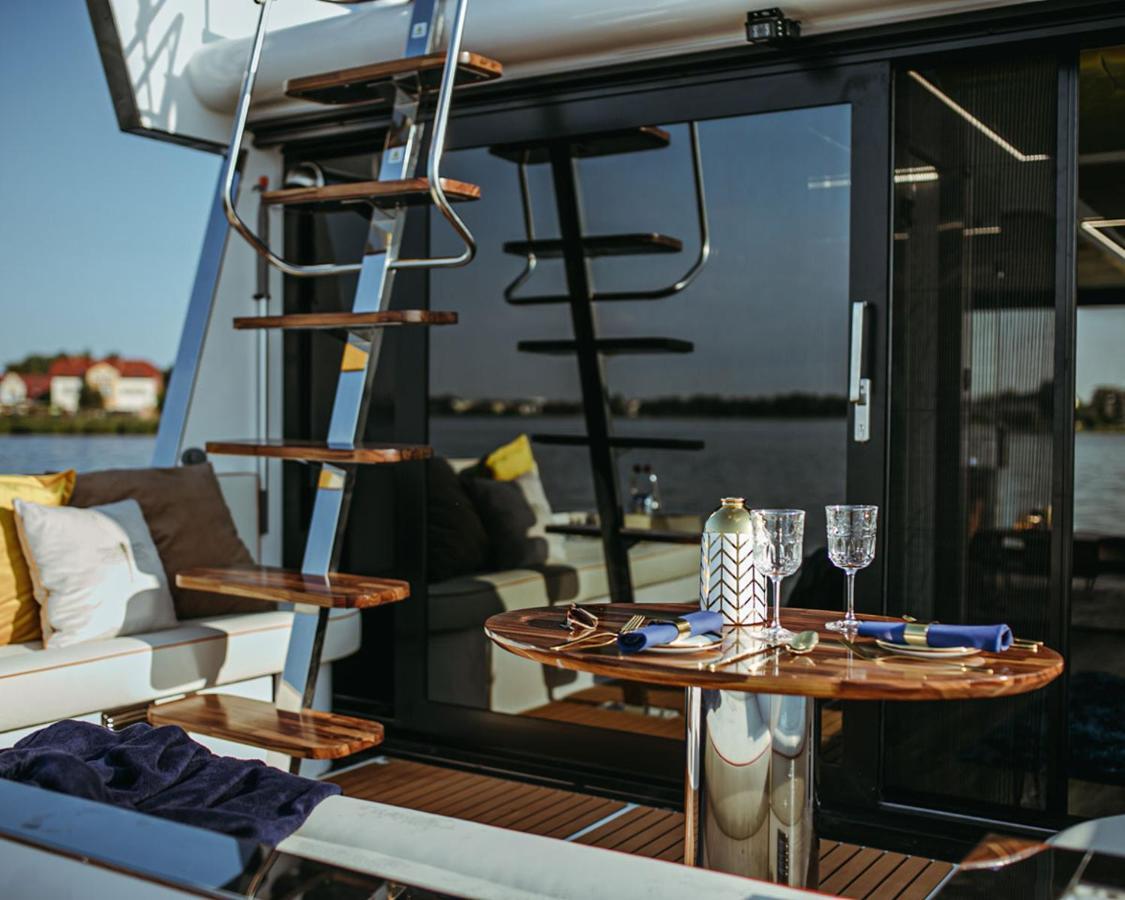 Hotel Hausboot Mit Traumlage In Luebeck-Travemuende Esterno foto