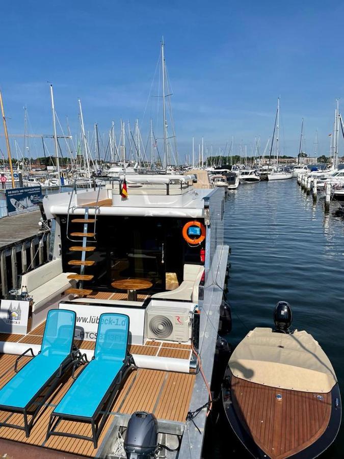 Hotel Hausboot Mit Traumlage In Luebeck-Travemuende Esterno foto