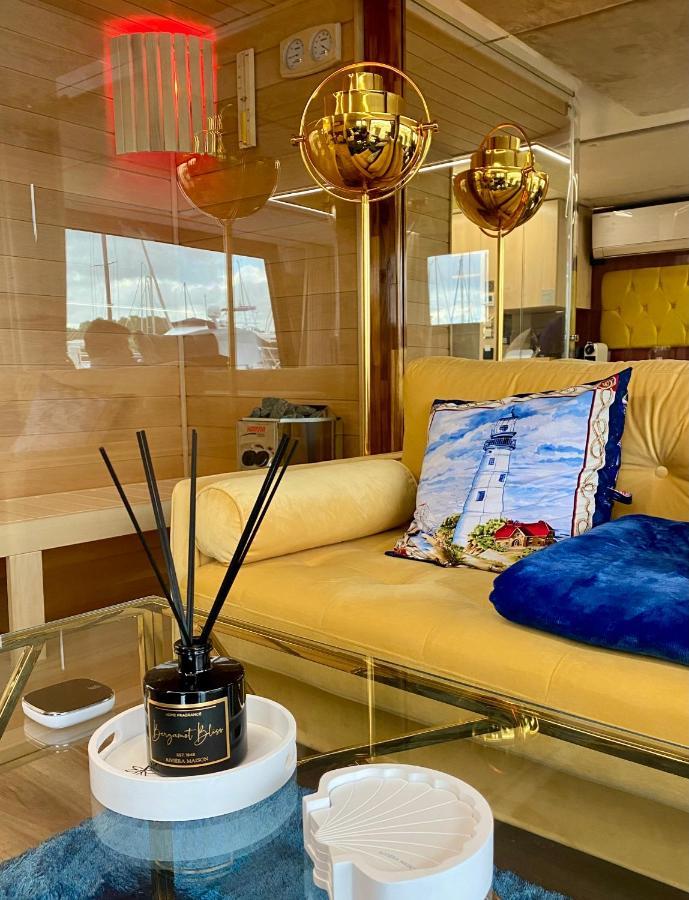 Hotel Hausboot Mit Traumlage In Luebeck-Travemuende Esterno foto
