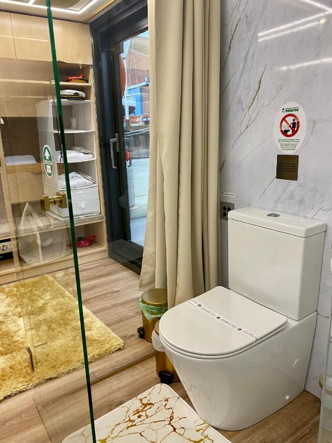 Hotel Hausboot Mit Traumlage In Luebeck-Travemuende Esterno foto