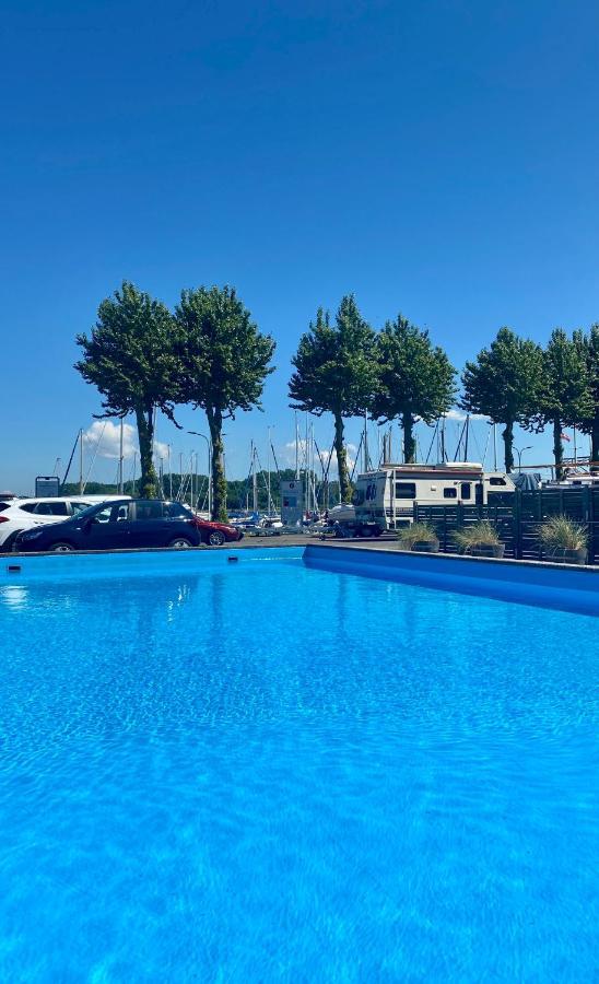 Hotel Hausboot Mit Traumlage In Luebeck-Travemuende Esterno foto